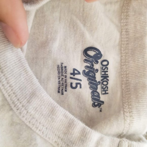 🦄 Oshkosh / 4/5 / Dinosaur Tee - Picture 2 of 4